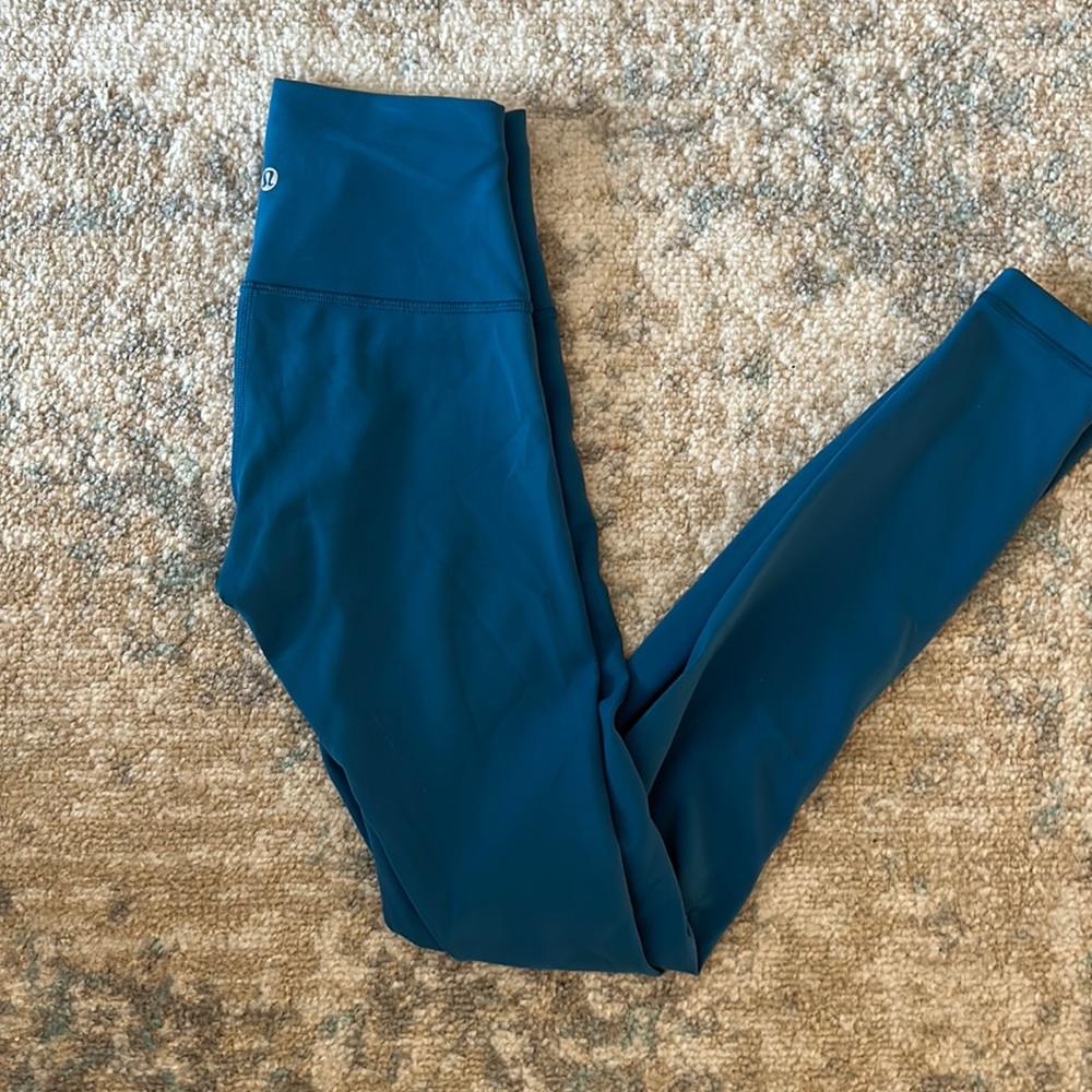 Capri Blue Leggings Size 4
